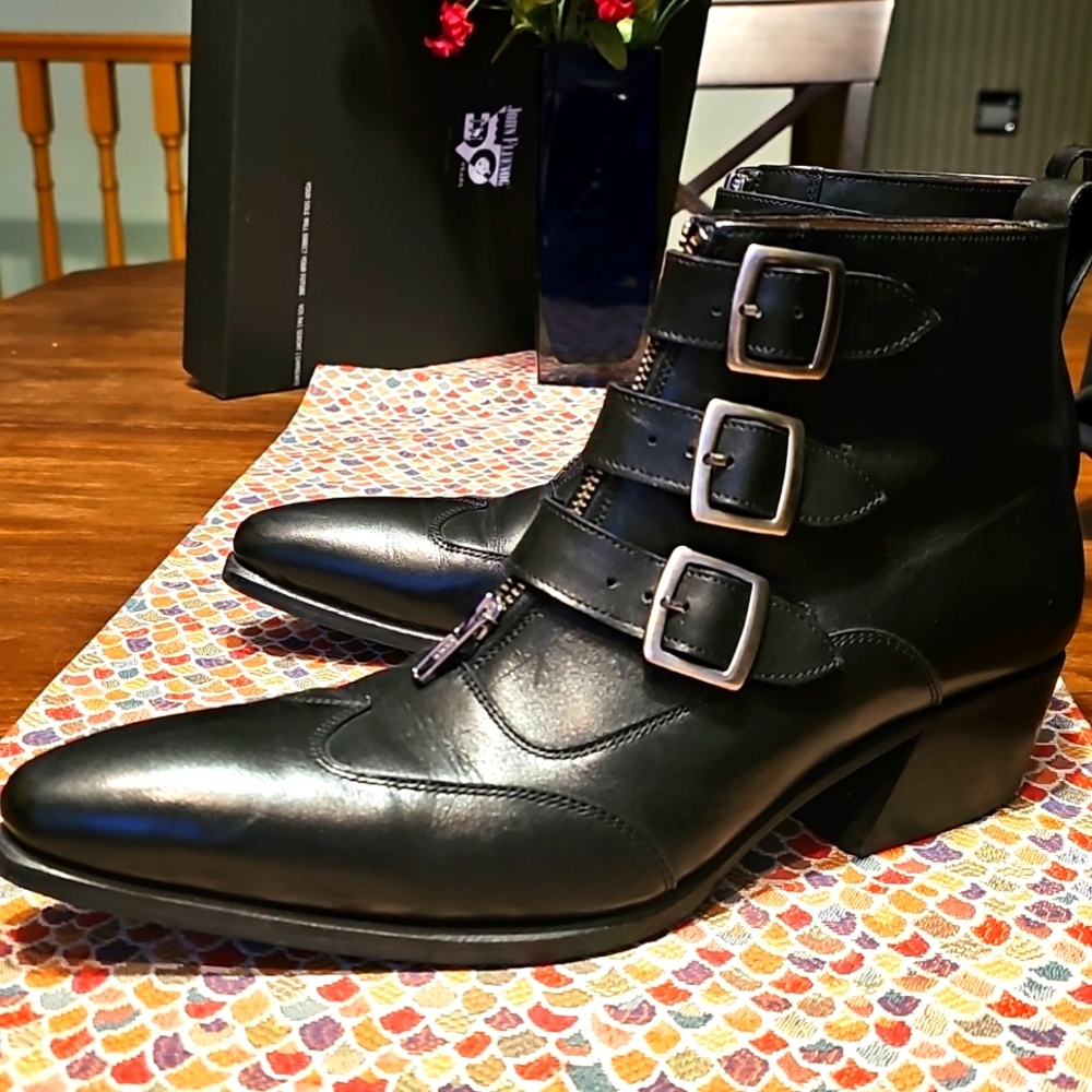 Fluevog Jack Boot M9/W11 comes with bag and original box